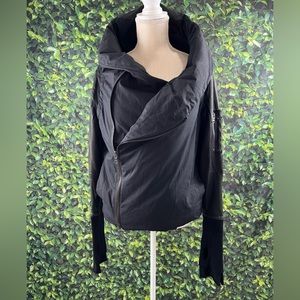 Hudson Size:36 Women Color: Black Puffy Jacket Pockets 98% Cotton